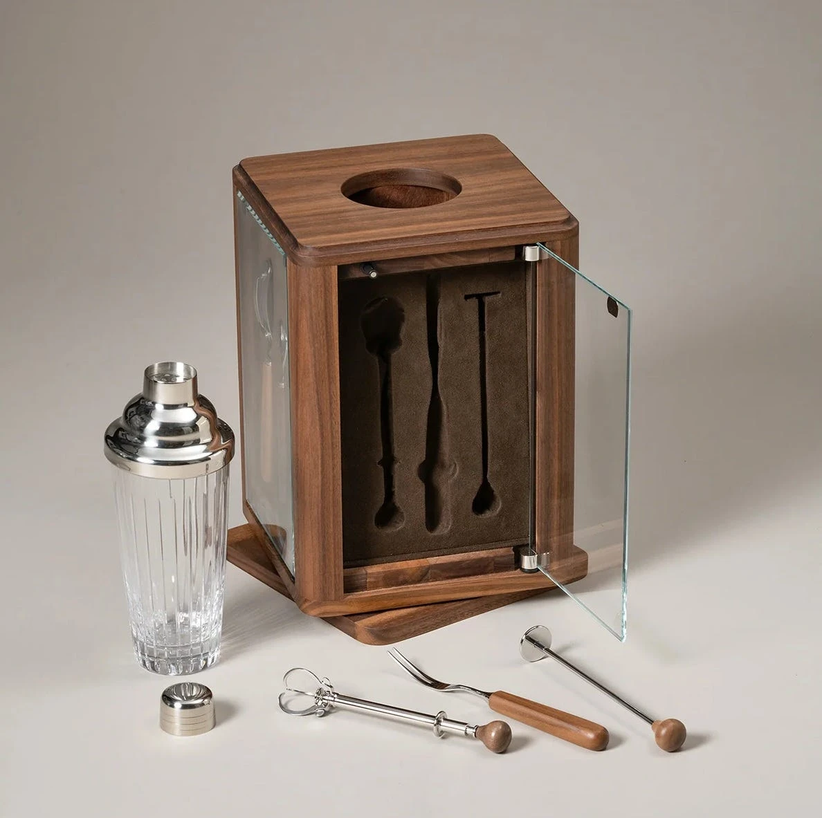 Wooden Bar Set 4 Wooden Bar Set - Image 2