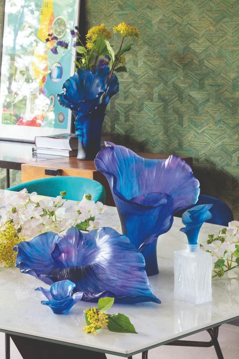 Arum Bleu Nuit Vase, Medium 4 Arum Bleu Nuit Vase, Medium - Image 2