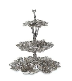 Vine Leaf Centerpiece