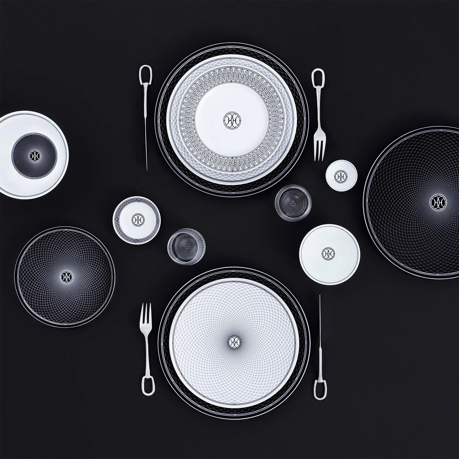 Hermès H Deco Dinnerware 4 Hermès H Deco Dinnerware - Image 2